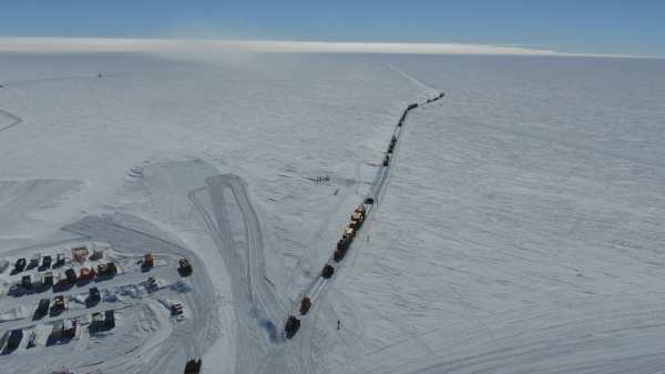 Supply convoy arrives at Concordia station after 10 days of crossing