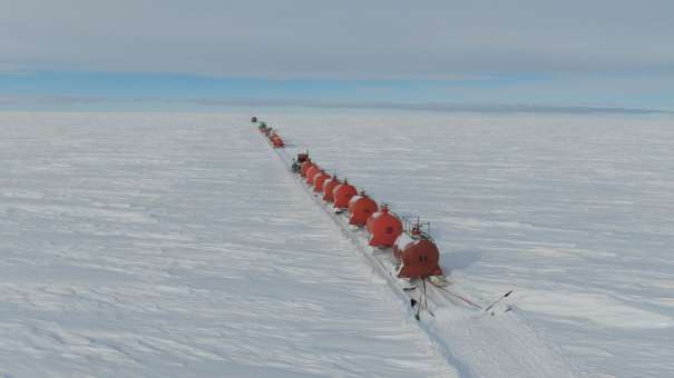 Supply convoy on its way to Concordia Station