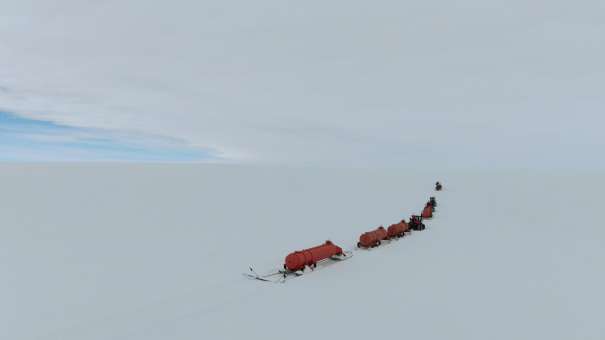 Supply convoy on its way to Concordia Station