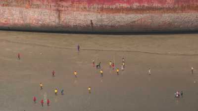 Ship breaking yard