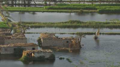 Nile's rise, boats and fishermen south from Cairo