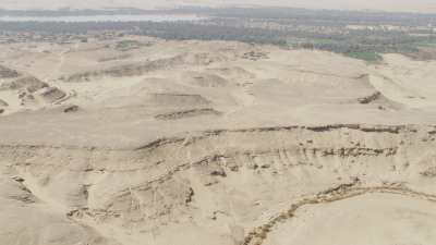 Quarries and valleys in the desert