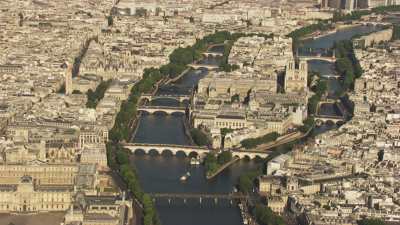 Ile de la cité,Louvre and Pyramid