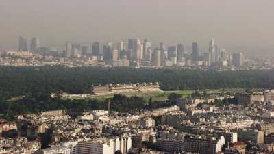 Flying over Boulogne,The Défense Business District