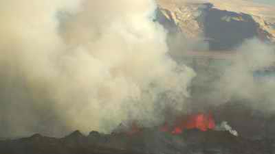 Orange eruptions on the Holuhraun, smoke columns