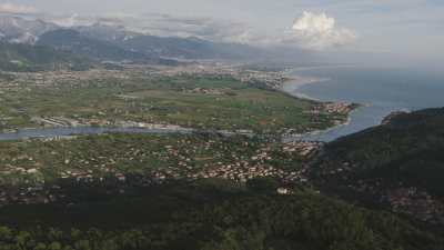 Port and beaches of Carrara