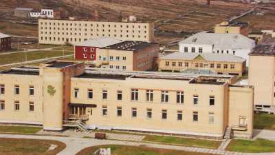 Close shots of Pyramiden abandoned buildings