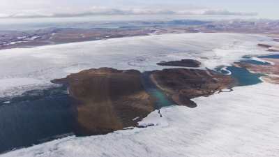 Svalbard, forms on the icy valley