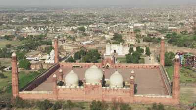 Badshahi Mosque, Shah Burj Quadrangle