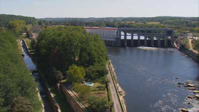 Tuilières Dam on the Dordogne