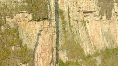 Close shots of Tepuy cliffs