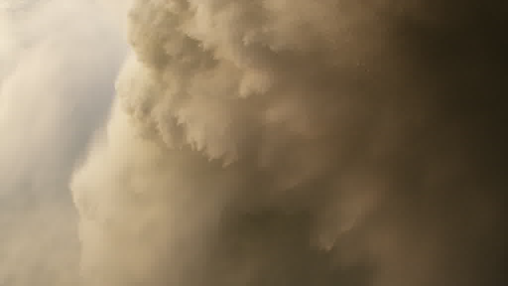 Spectacular Water Release from Xiaolangdi Dam