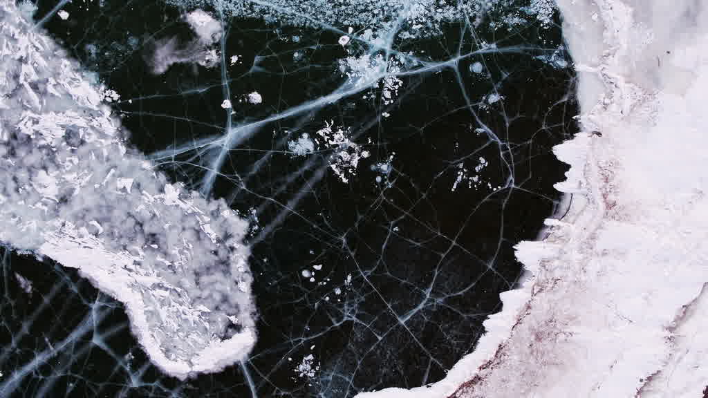 Methane Bubbles Trapped in Lake Baikal Ice