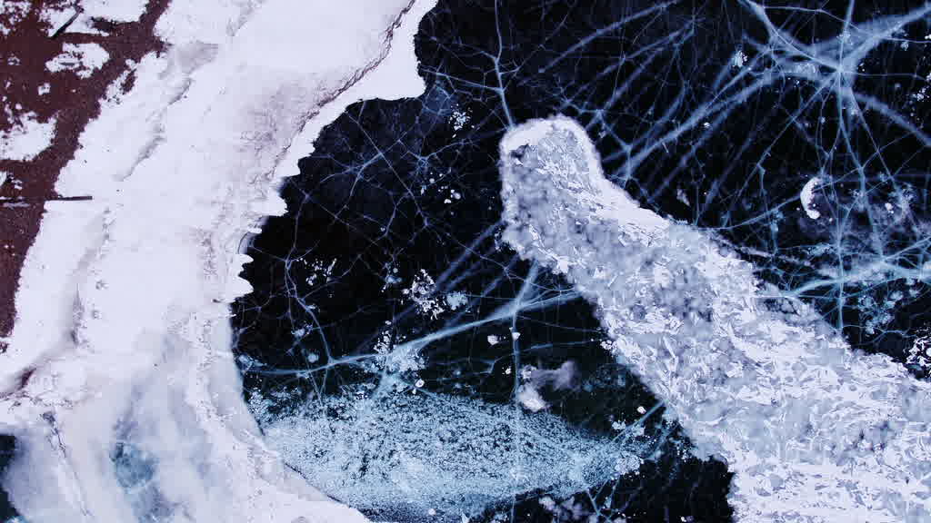 Methane Bubbles Trapped in Lake Baikal Ice