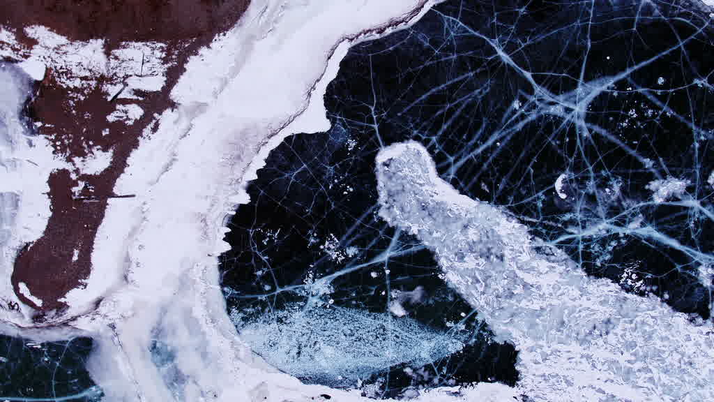 Methane Bubbles Trapped in Lake Baikal Ice