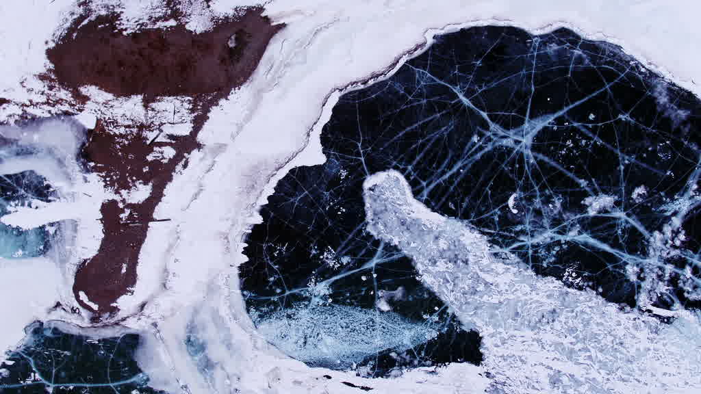 Methane Bubbles Trapped in Lake Baikal Ice