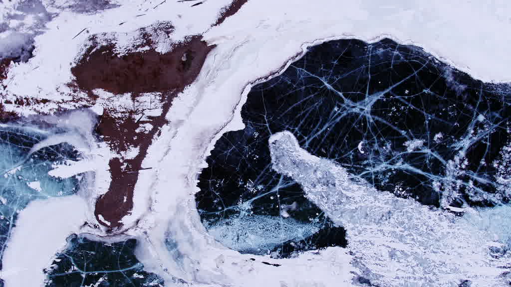 Methane Bubbles Trapped in Lake Baikal Ice