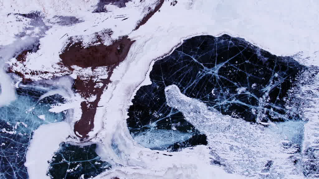 Methane Bubbles Trapped in Lake Baikal Ice