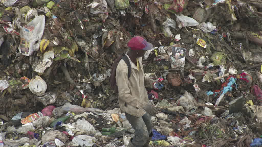 Impressionantes images des collecteurs de déchets
