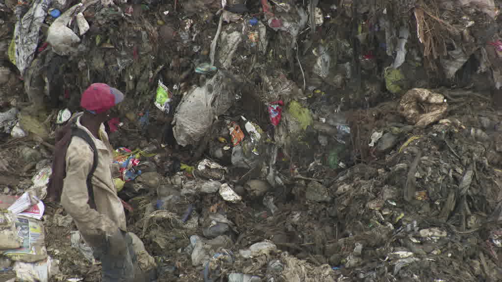 Impressionantes images des collecteurs de déchets
