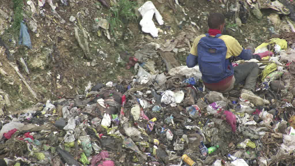 Impressionantes images des collecteurs de déchets