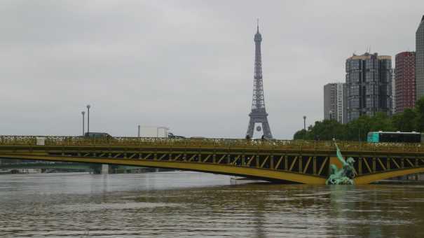 Flooding of the Seine in Paris (filmed from a boat)