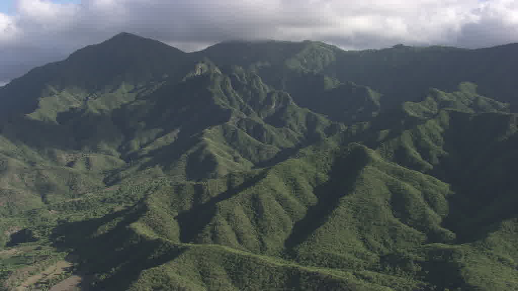 Collines entre Haiti et la République Dominicaine