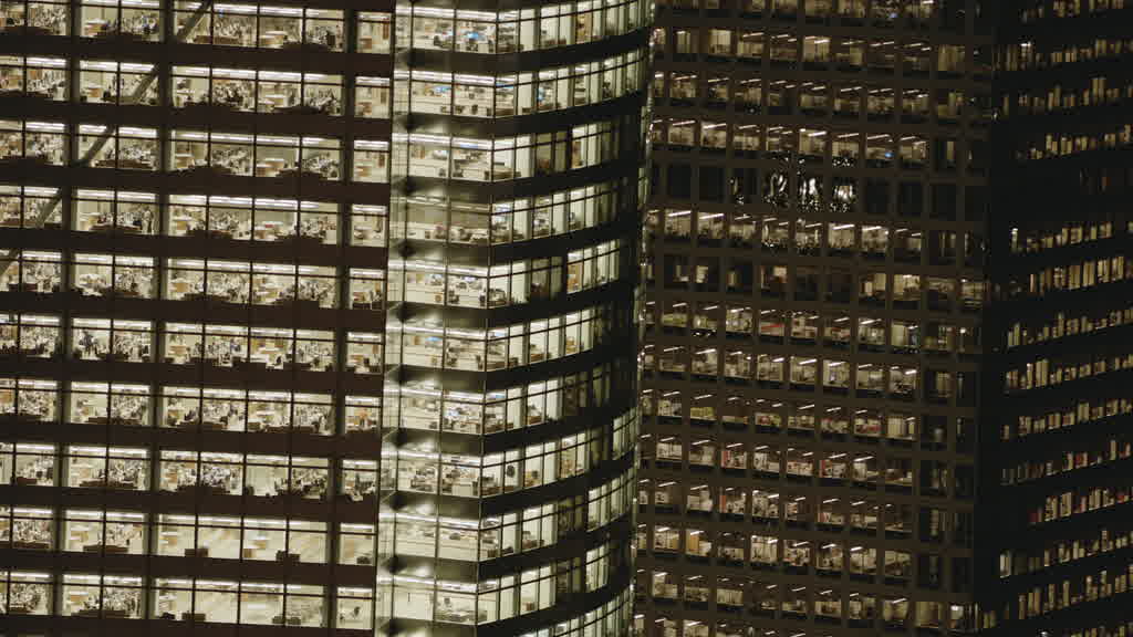 Vues aériennes nocturnes d'immeubles de bureaux New-York